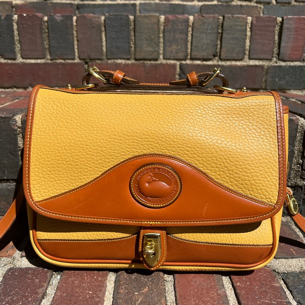 Dooney & Bourke Vintage Palomino Leather Carrier Shoulder bag satchel Great!!!